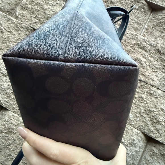 Coach Brown and Black Gallery Signature Tote Bag - Picture 14 of 16